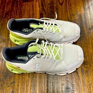 On Cloud running shoes- used but in good condition.